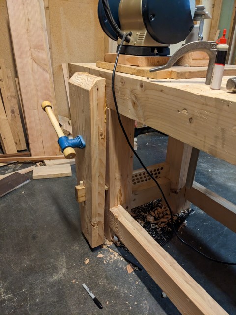 The finished vise in the bench.